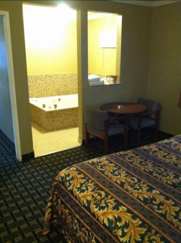 American Inn & Suites LAX Airport image 12