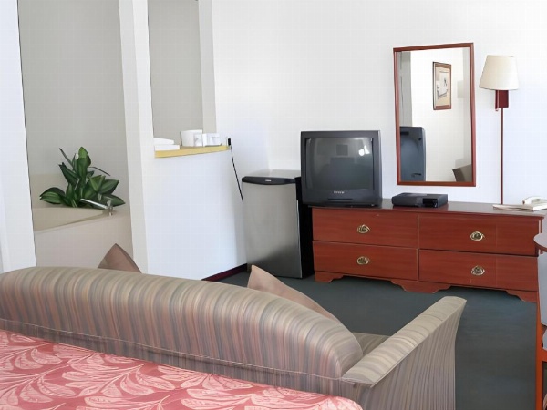 American Inn & Suites LAX Airport image 16