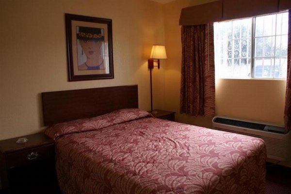 American Inn & Suites LAX Airport image 22