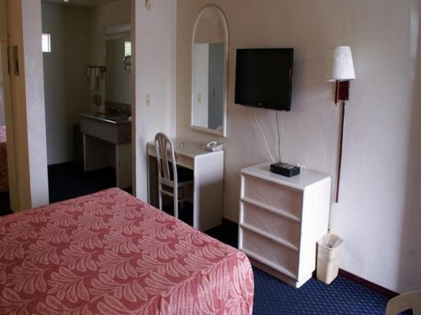 American Inn & Suites LAX Airport image 28